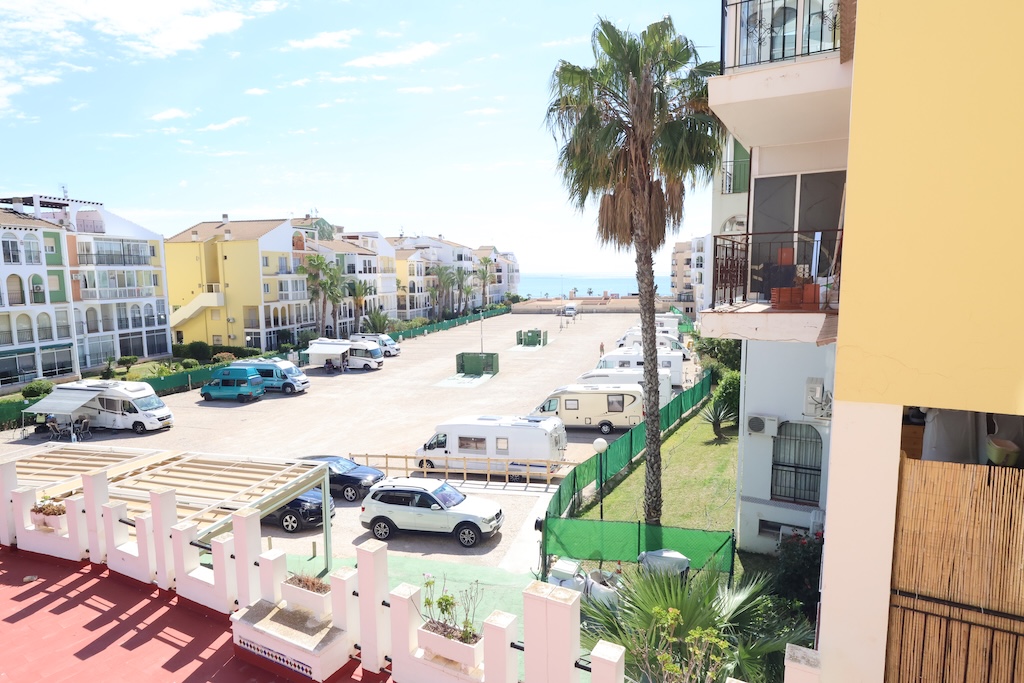 Helle renovierte Eckwohnung mit Meerblick in Eliseos Playa