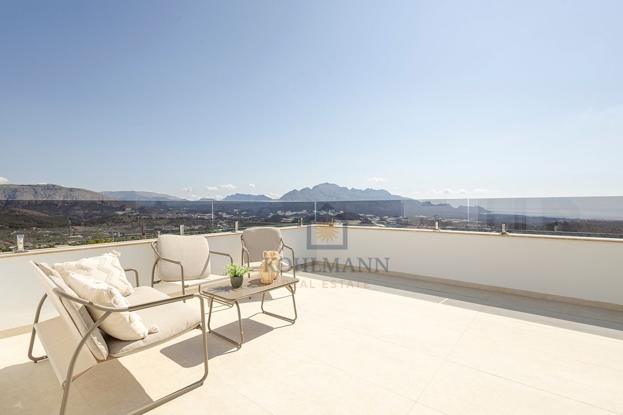 Neubau-Villen mit Privatpool in Polop (Alicante)