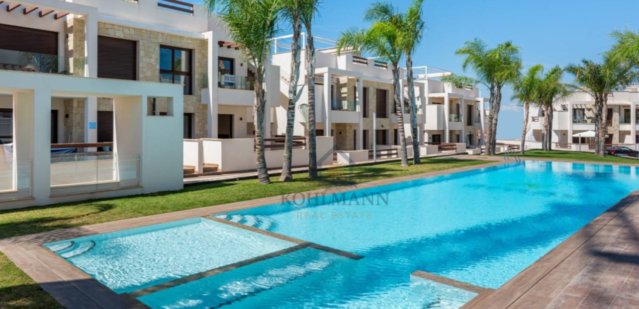 Mediterraner Wohnkomfort mit Blick auf die Rosa Lagune