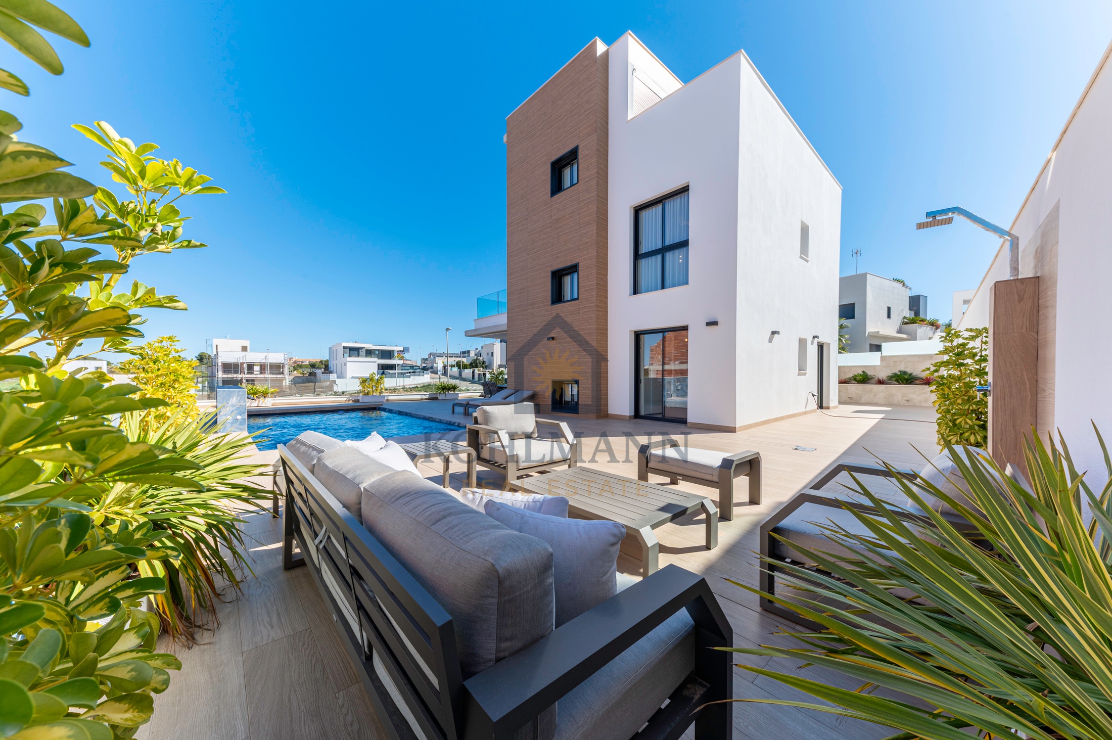 Exklusive Traumvilla mit Meerblick und nahe Golf – Bezugsfertig