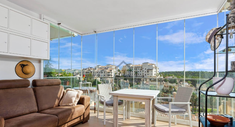 Wunderschöne Wohnung in exklusiver Golfgegend