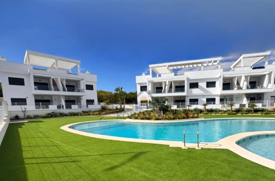 Penthouse-Bungalow mit privatem Solarium in Los Balcones, Torrevieja